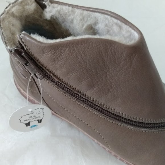 CLOUD Footwear Faith Wool Lined Bootie - Picture 4 of 6